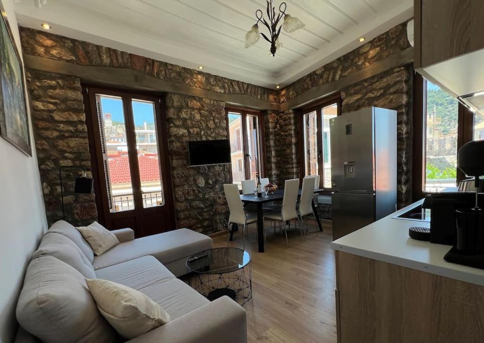 Villa Madame Parisienne Nafpaktos Exterior foto